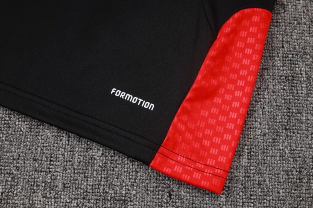 2026/27 Manchester United Black Long-sleeved half-pulltraining kit