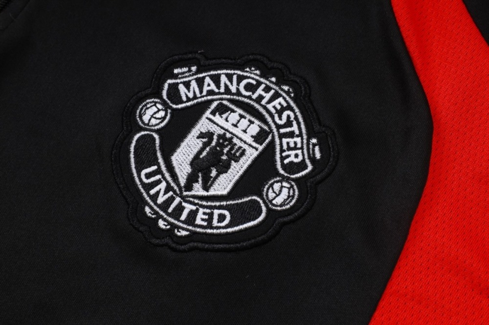 2026/27 Manchester United Black Long-sleeved half-pulltraining kit