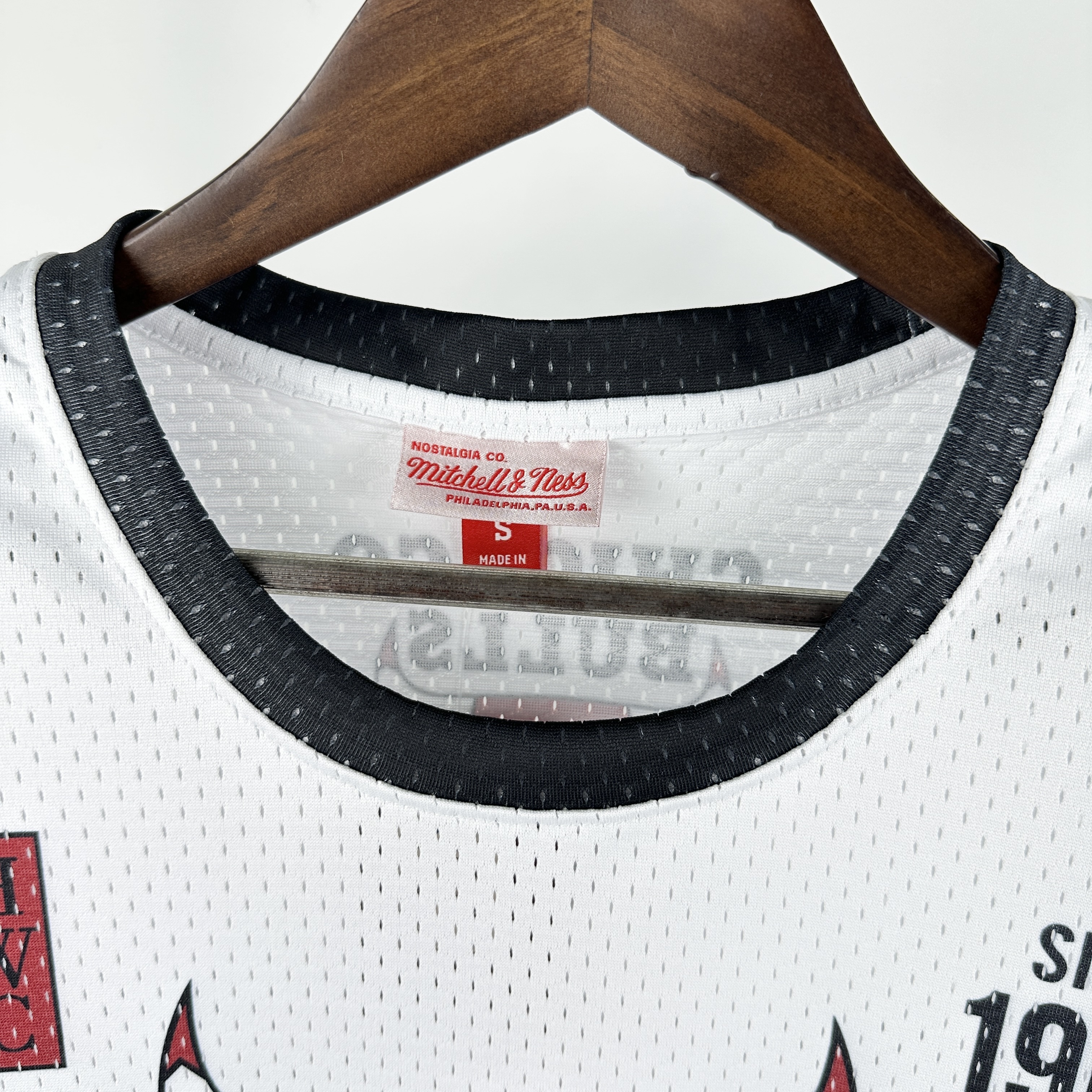 NBA 26 Season Chicago Bulls retro short sleeved shirt