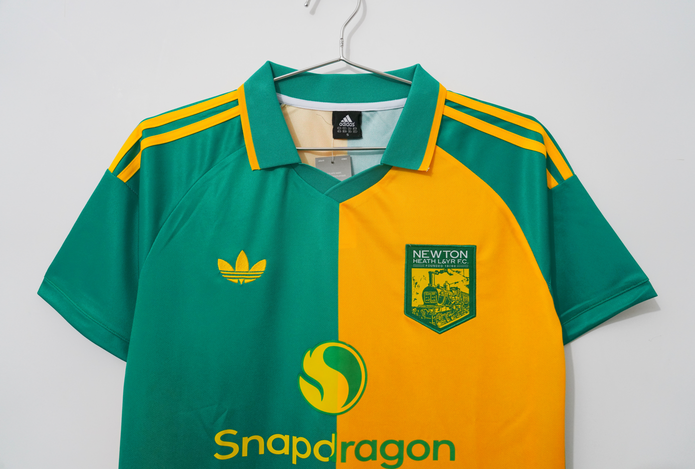 2627 Manchester United 125TH （green）Fan version