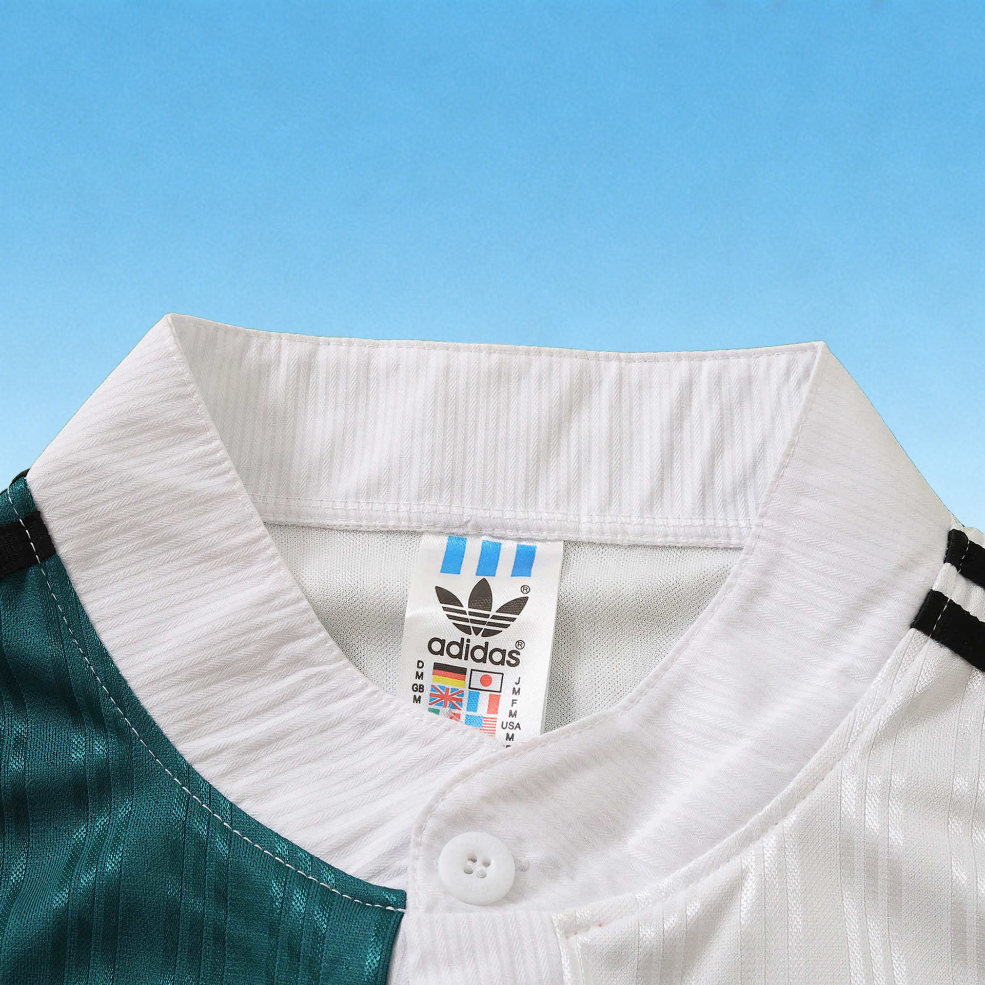 9596 Liverpool Away retro Fan version
