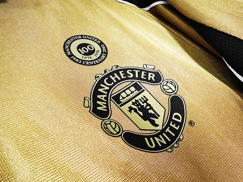 01/02 Manchester United 100th Anniversary Edition retro Fan version