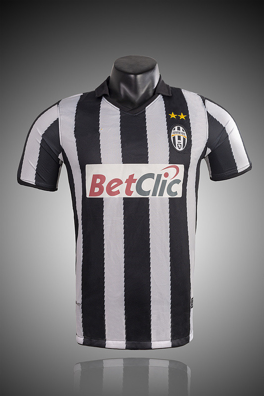 10/11 Juventus home retro Fan version