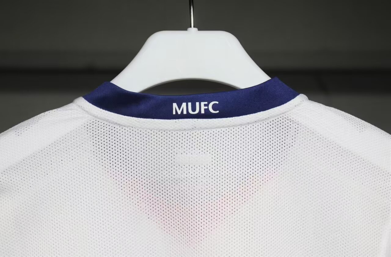 0809 Manchester United away Retro Player version