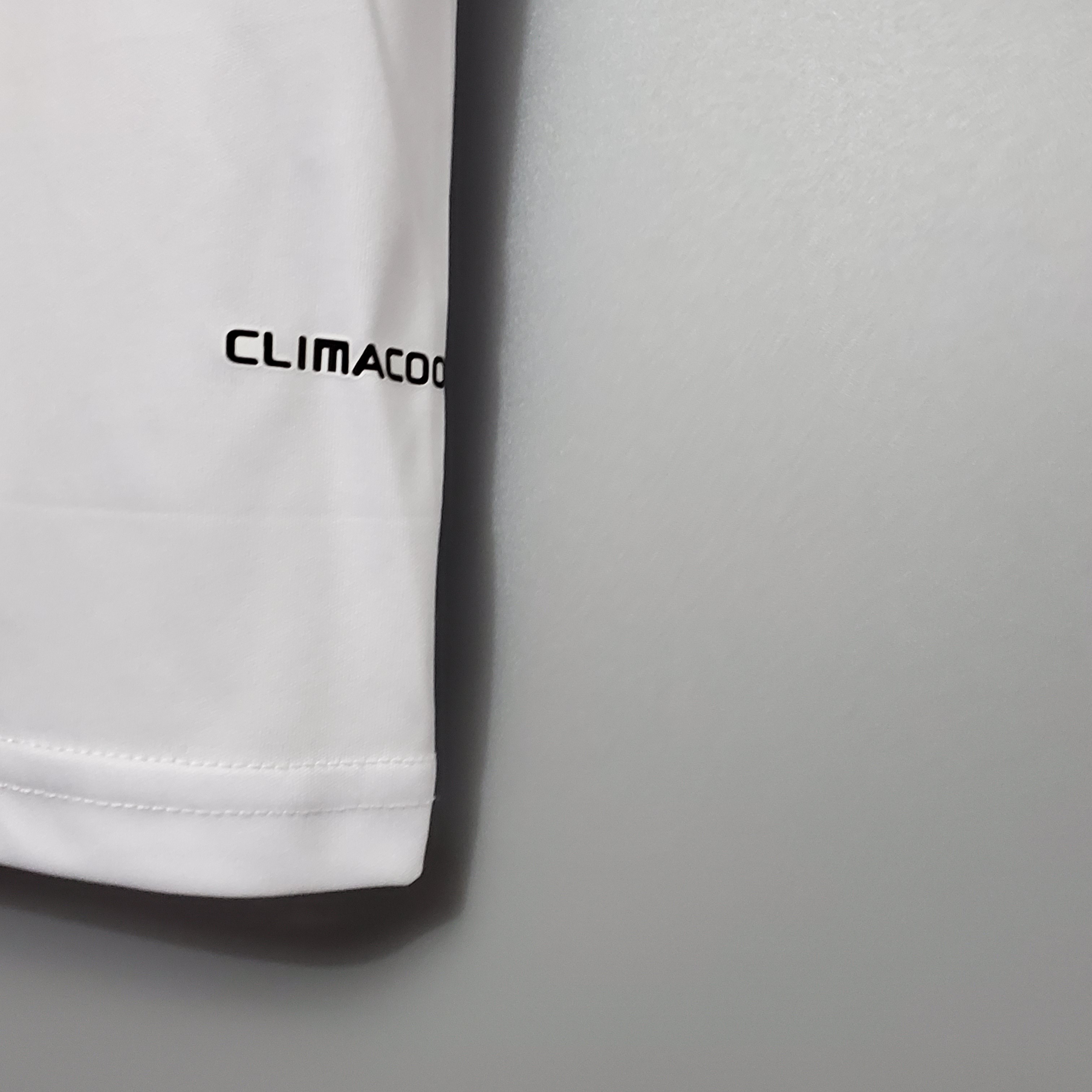 09/10 Real Madrid home retro Fan version