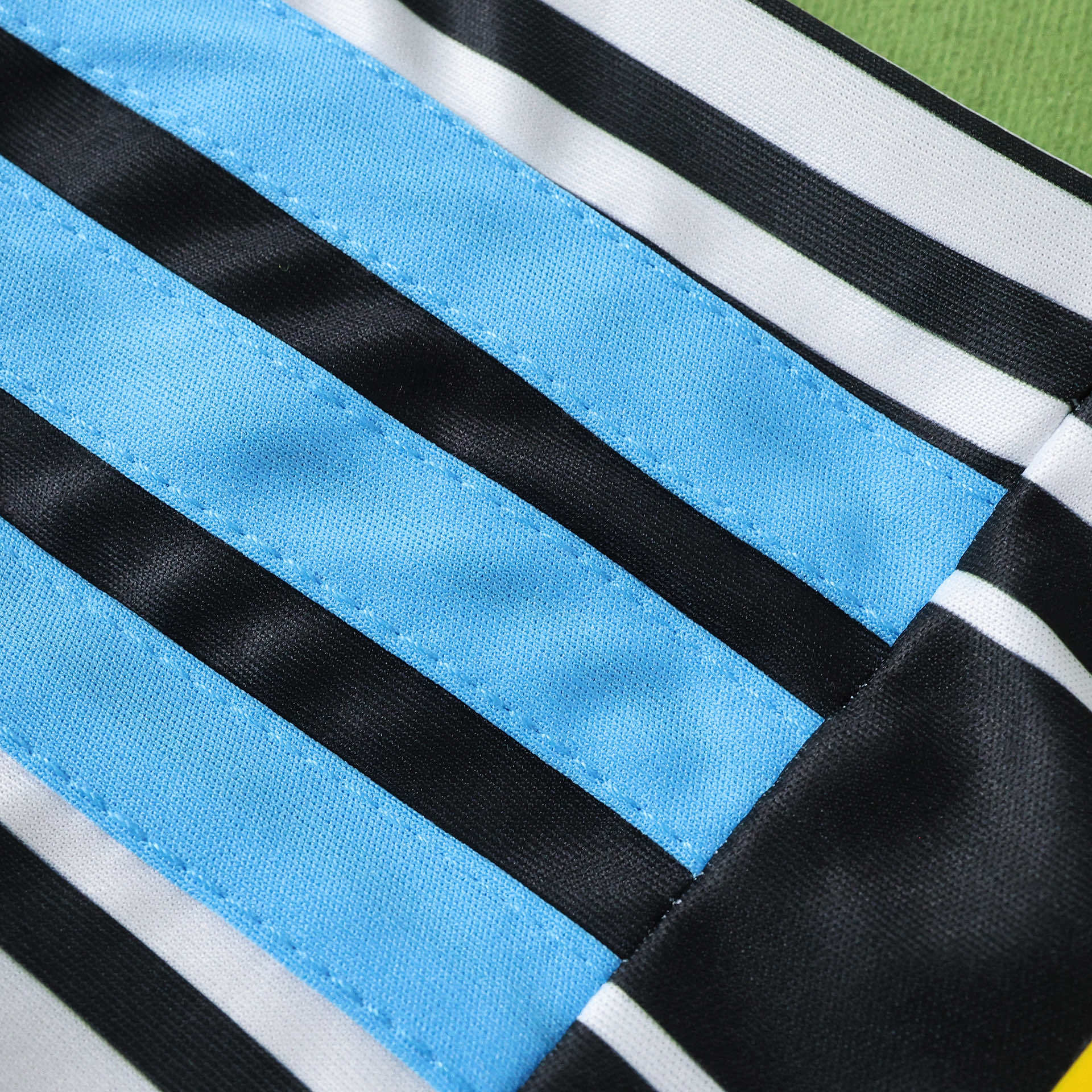 2627 Newcastle United home Kids Kit