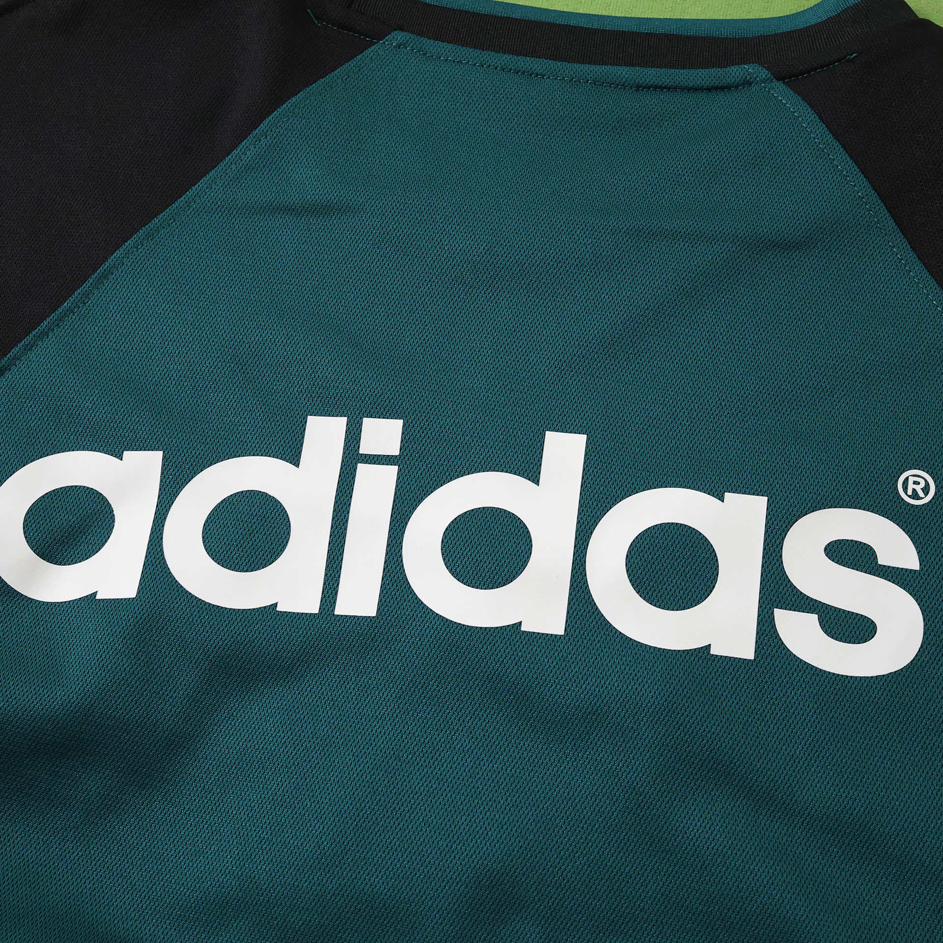 9697 Liverpool Away Long sleeved retro Fan version