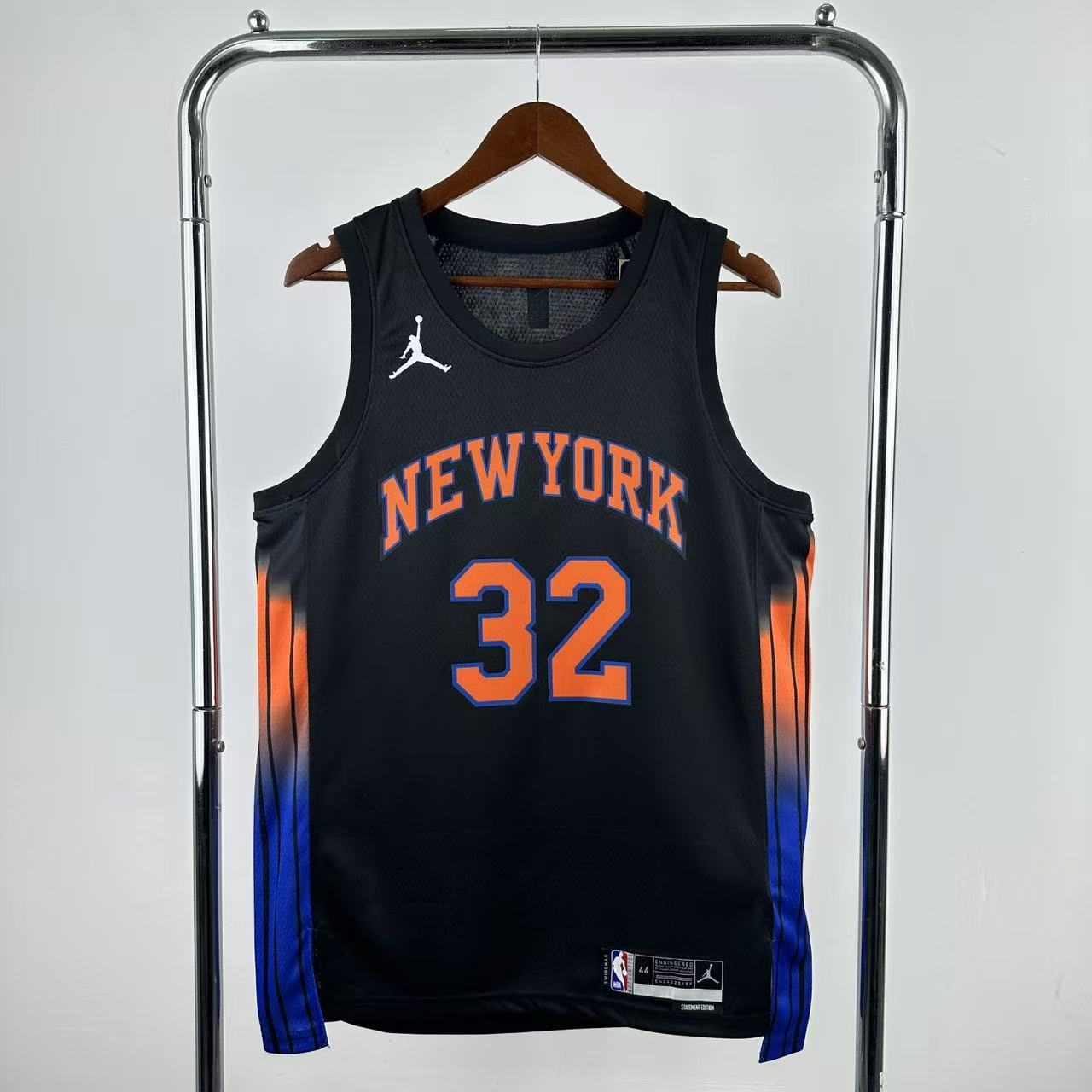 NBA 26 Season New York Knicks limit 32-TOWNS