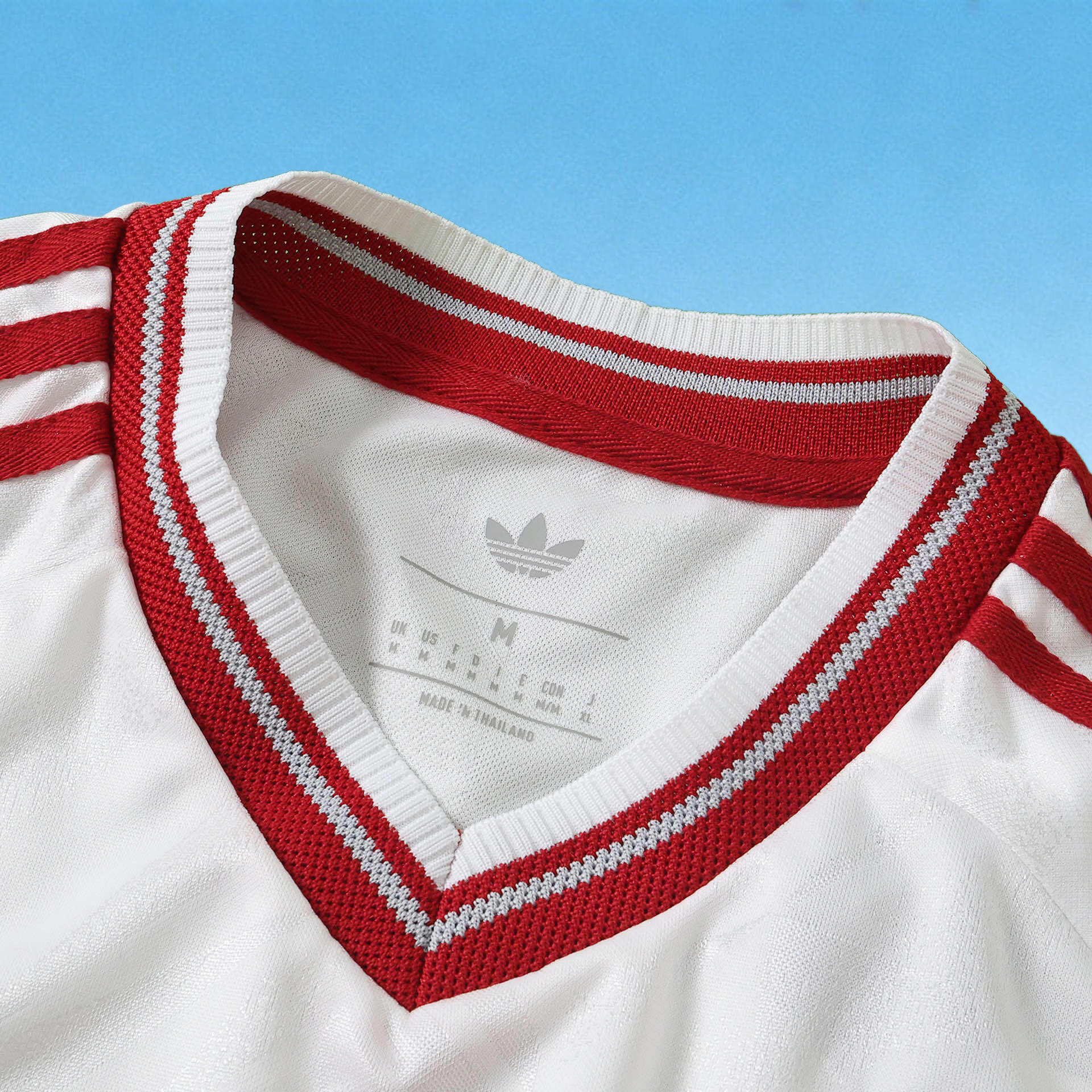 2627 Liverpool Away Long sleeve Player version