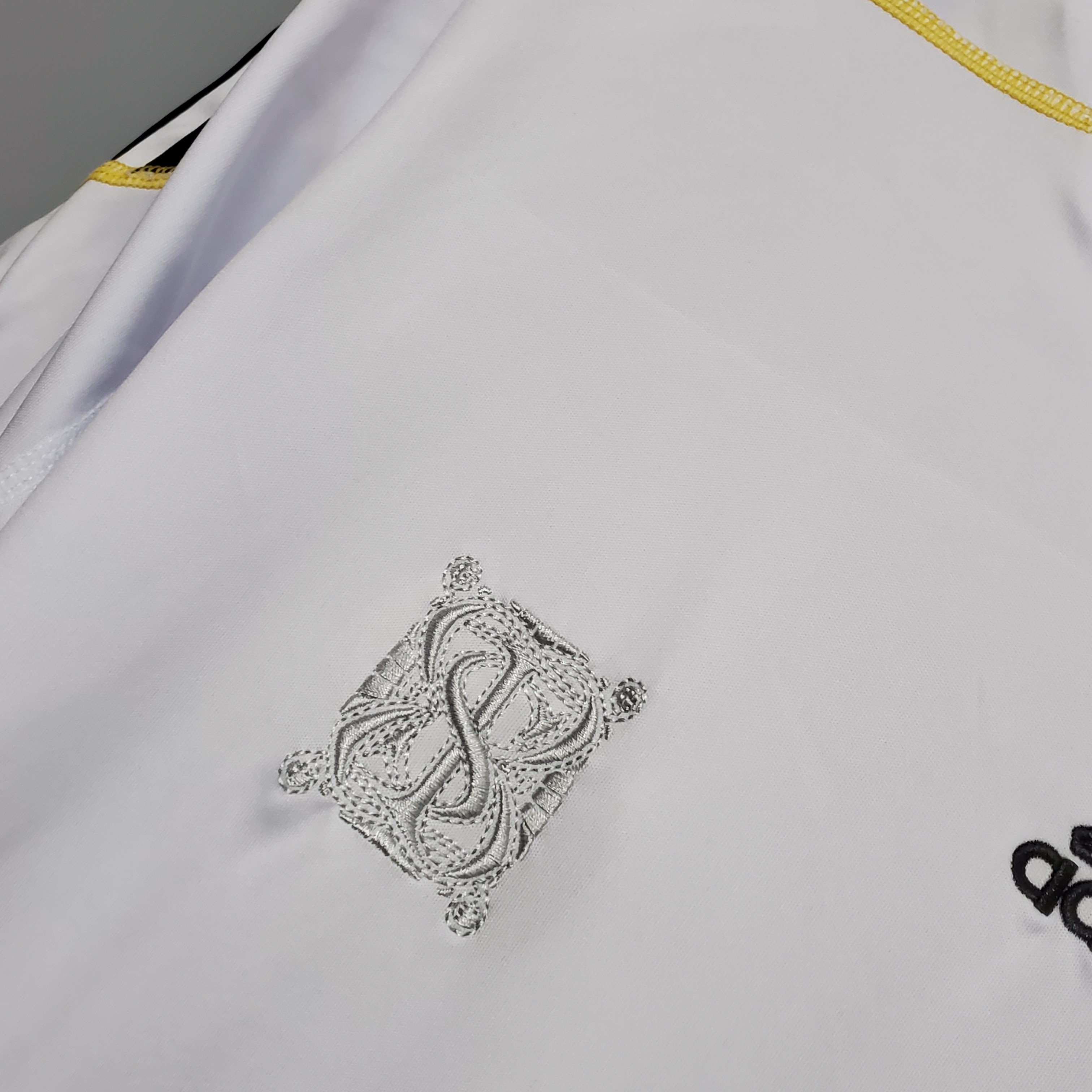 09/10 Real Madrid home retro Fan version