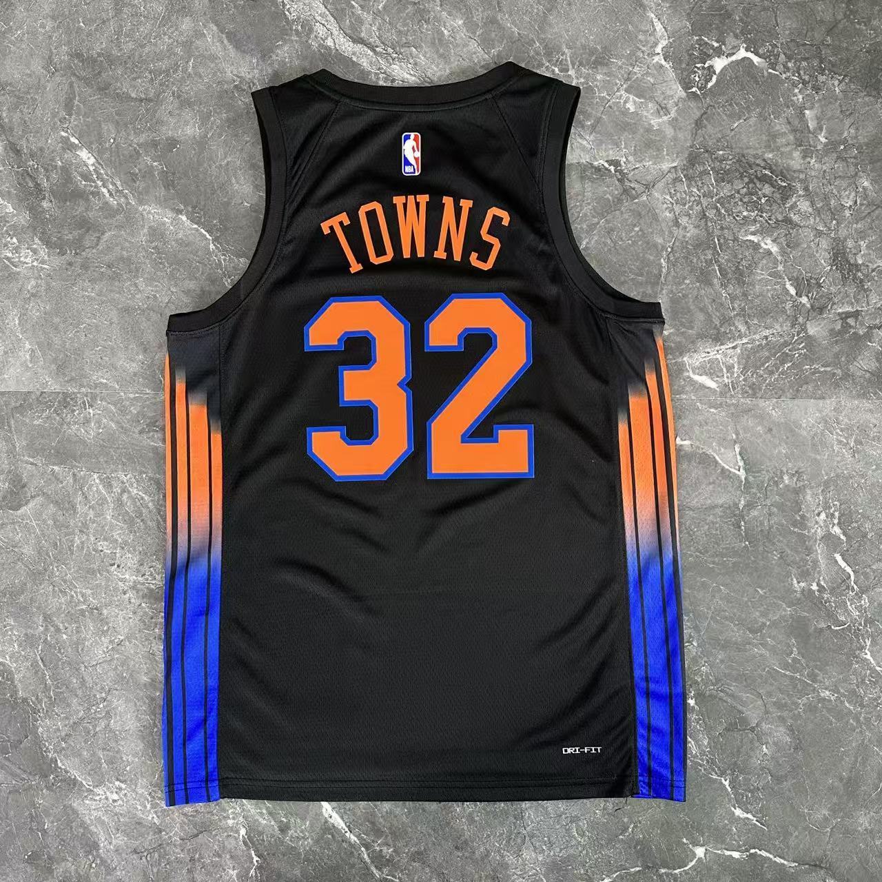NBA 26 Season New York Knicks limit 32-TOWNS