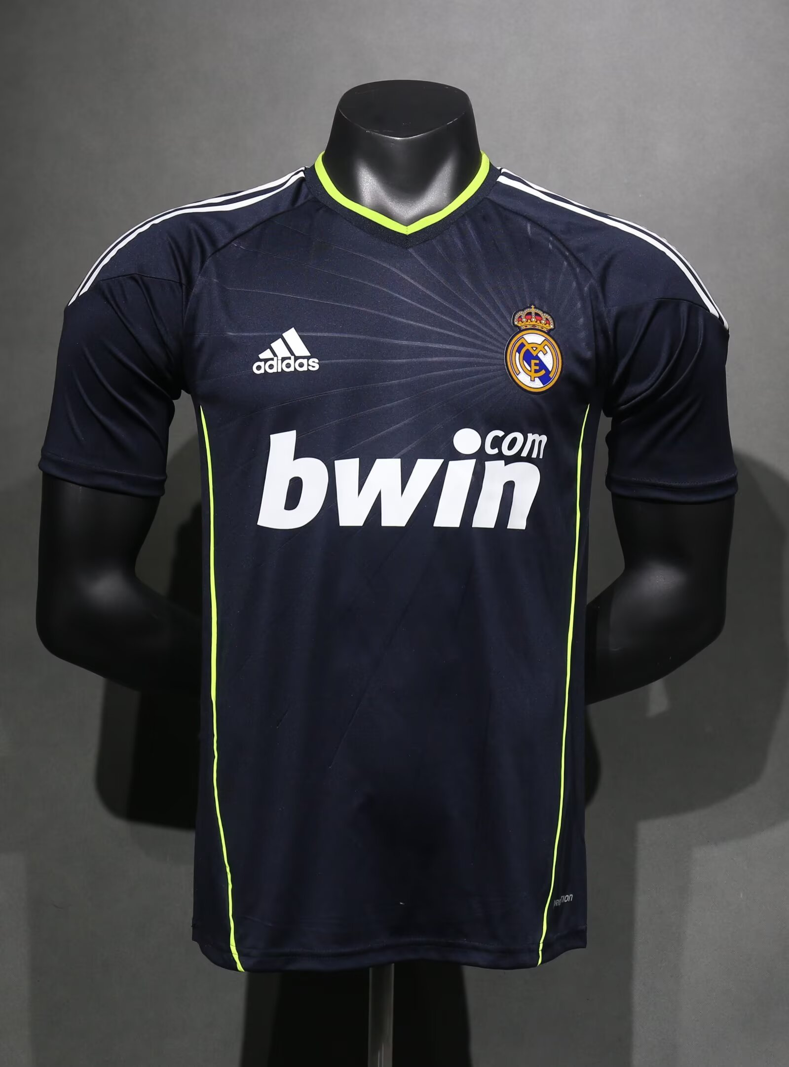 1011 Real Madrid away Retro Player version