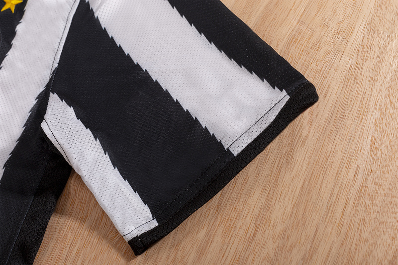 10/11 Juventus home retro Fan version