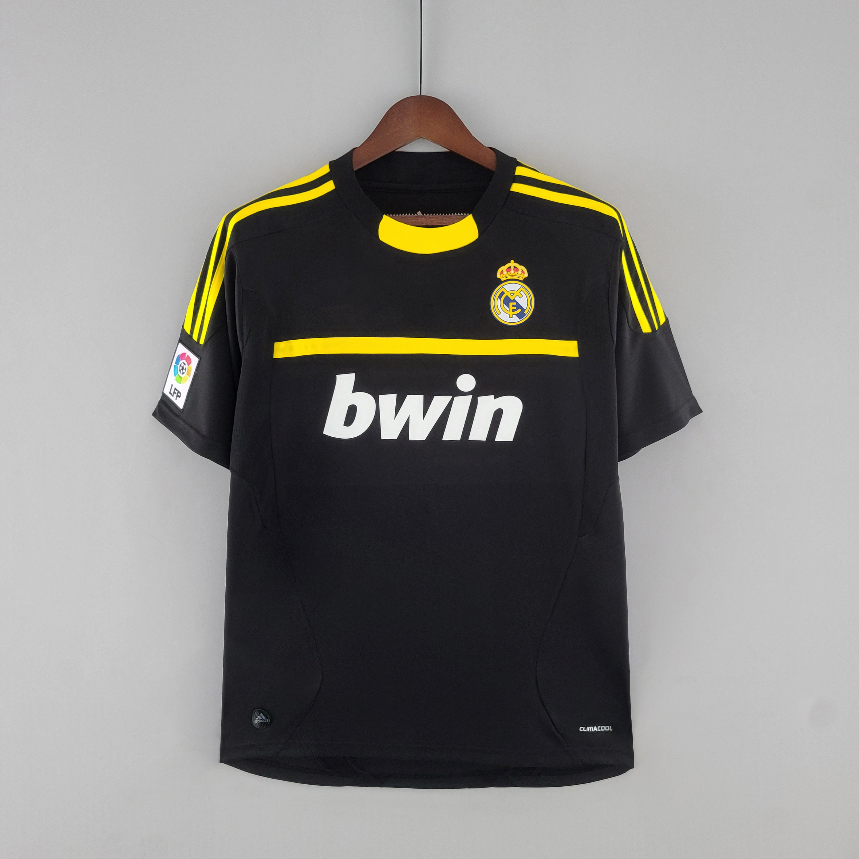 11/12 Real Madrid Goalkeeper Black retro Fan version