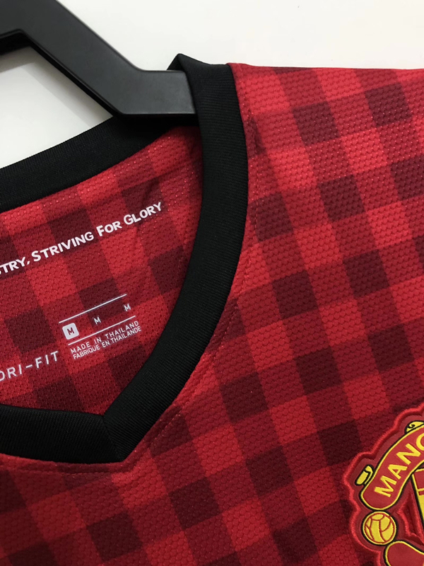 12/13 Manchester United home retro Fan version