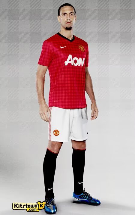1213 Manchester United home Retro Player version
