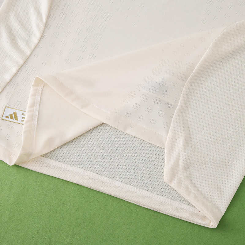 2526 Liverpool away Player version
