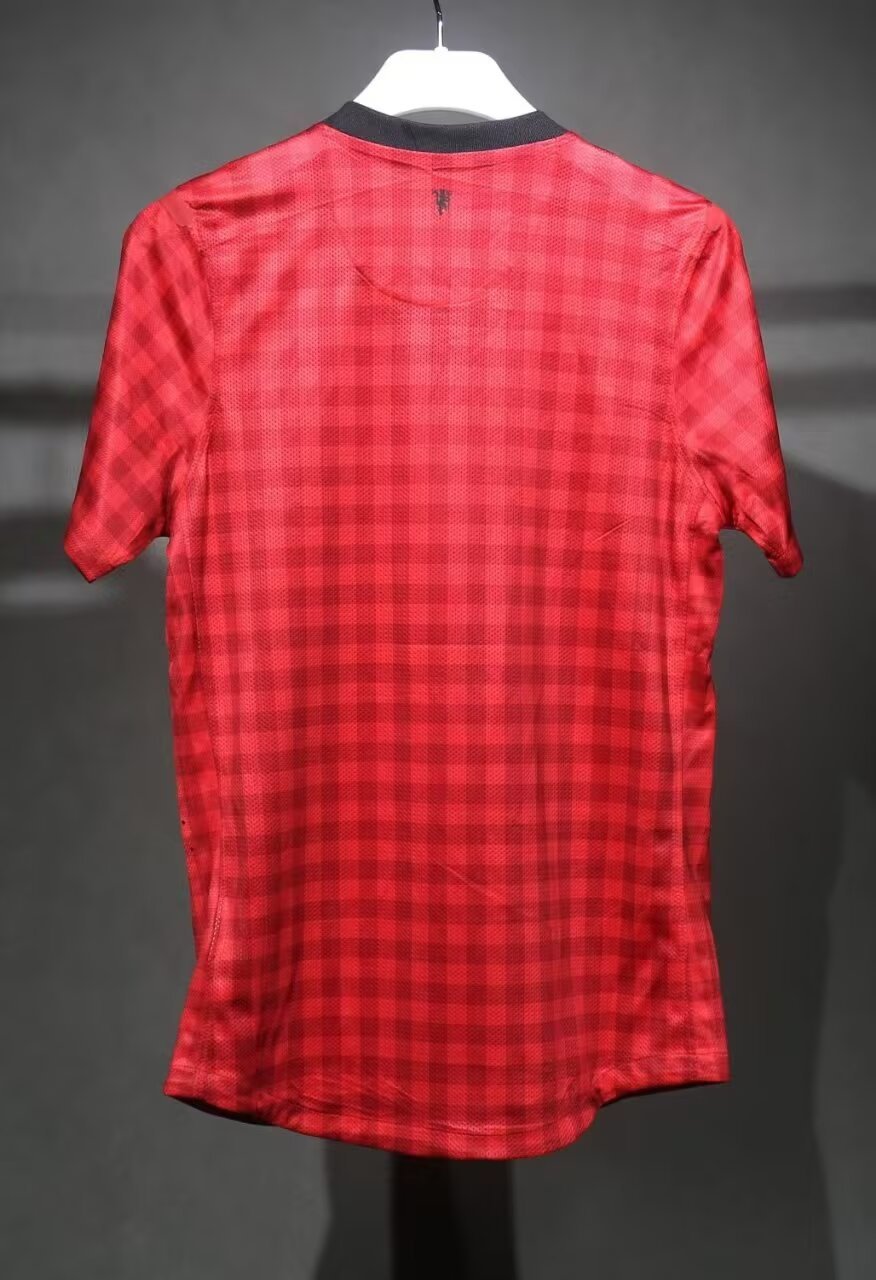 1213 Manchester United home Retro Player version
