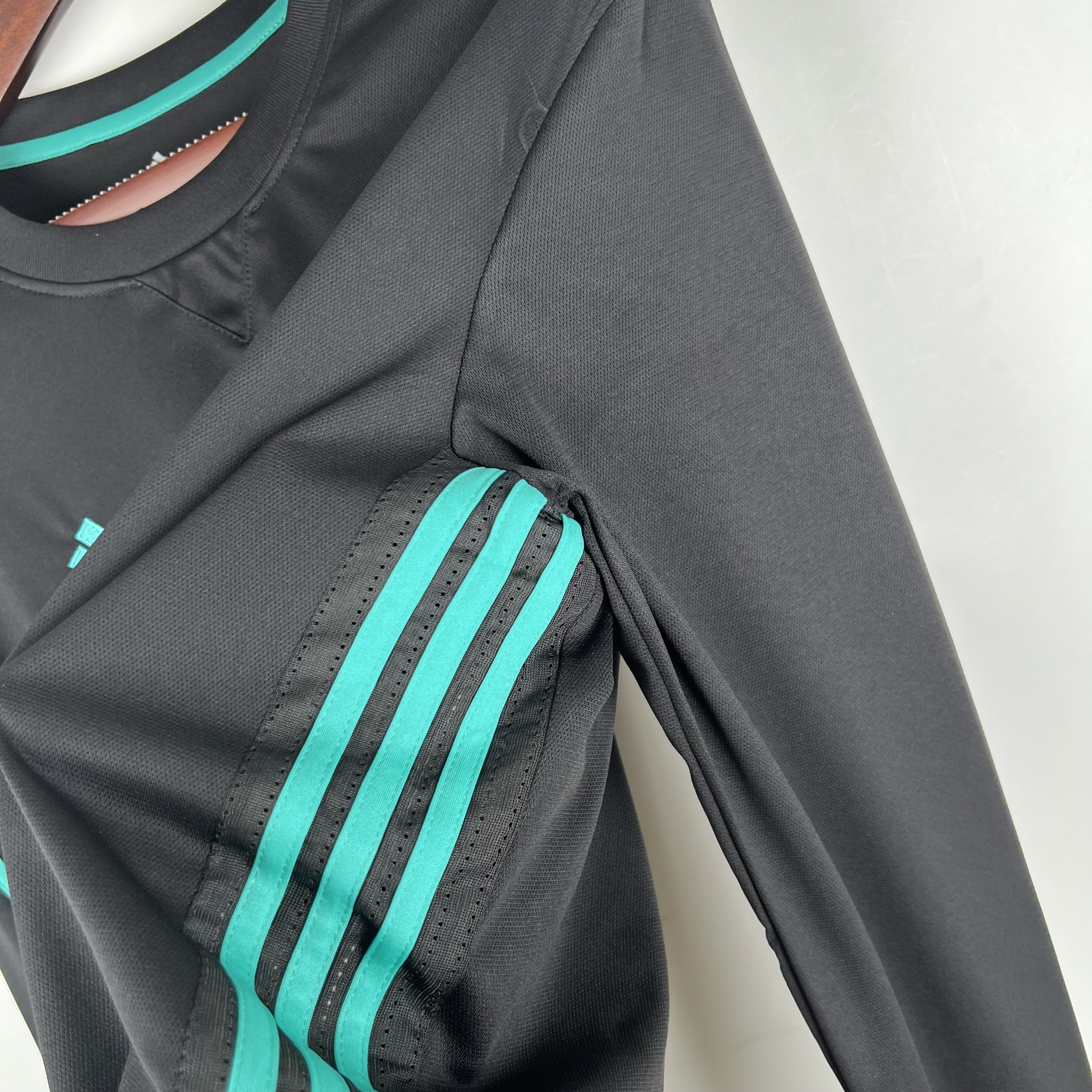 17/18 Real Madrid away long sleeve retro Fan version