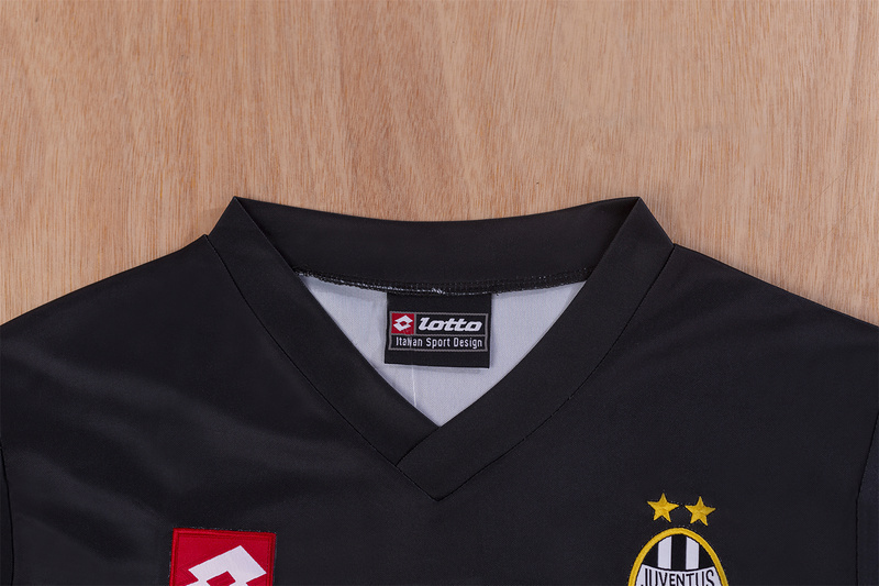 01/02 Juventus away retro Fan version