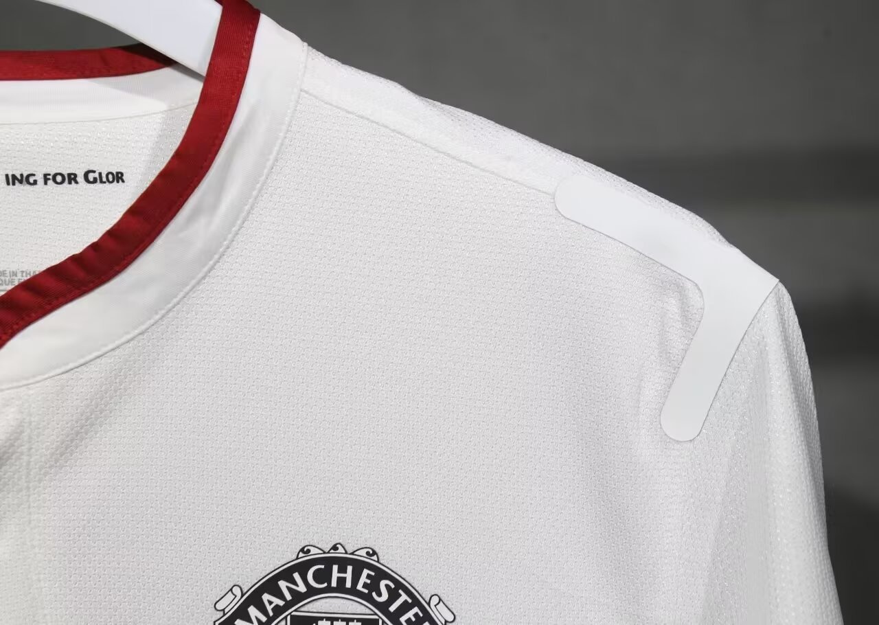 1213 Manchester United away Retro Player version
