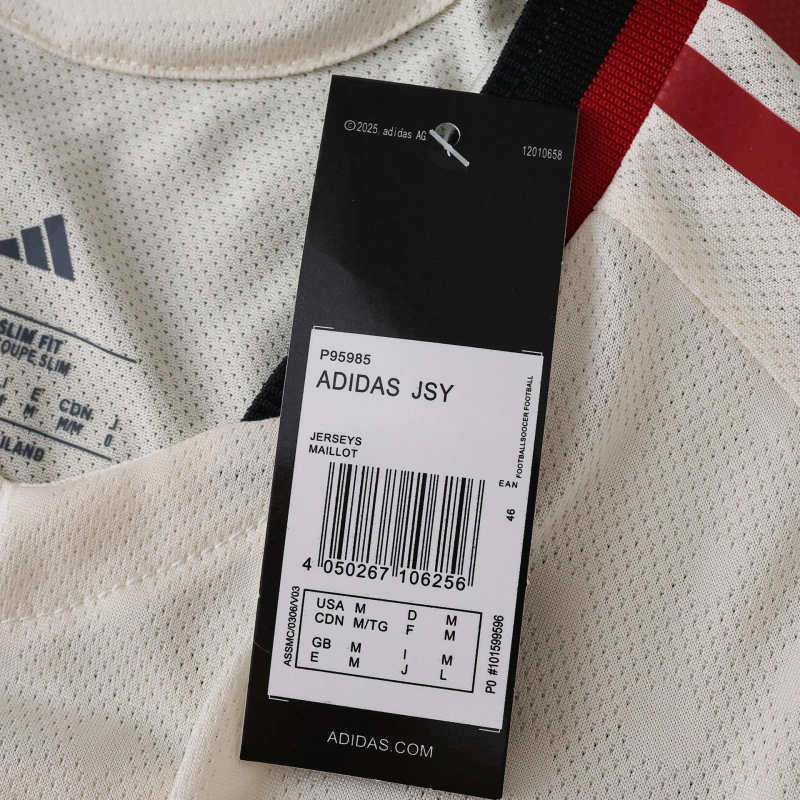 2526 Liverpool away Player version