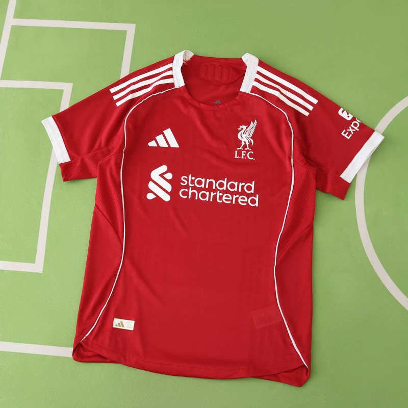 2526 Liverpool home Player version