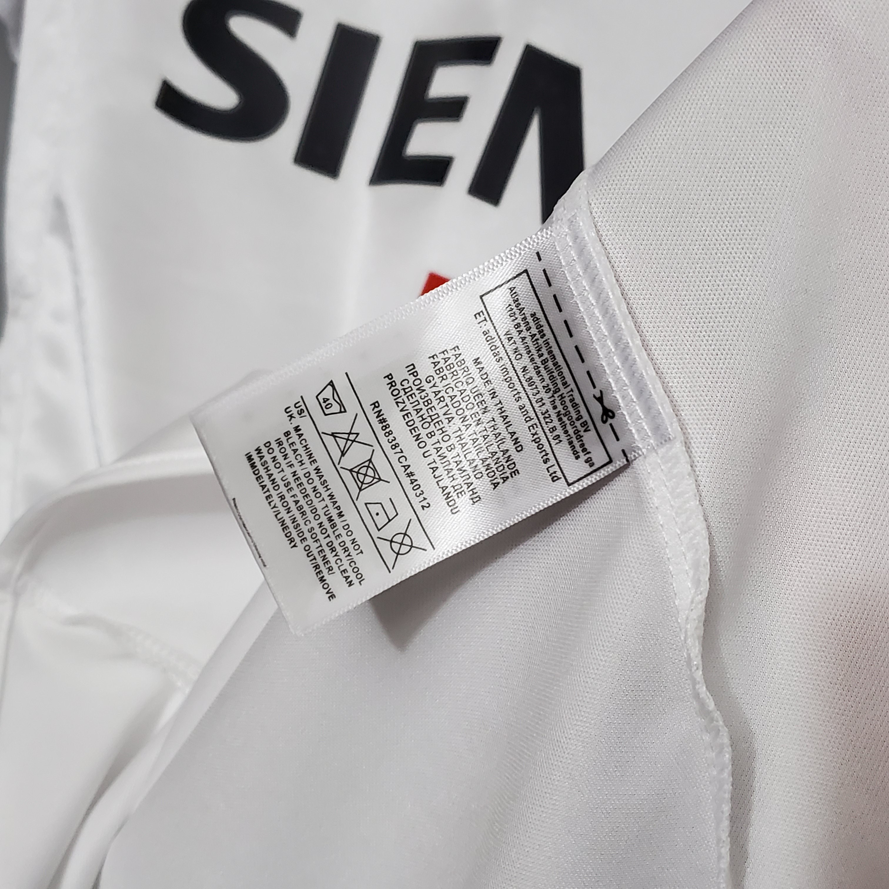 04/05 Real Madrid home retro Fan version