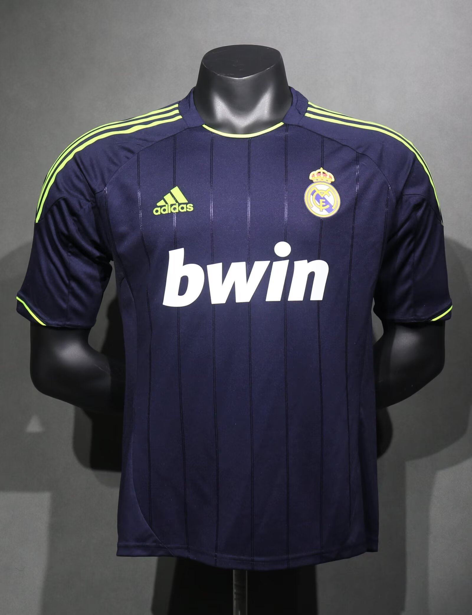 1213 Real Madrid away Retro Player version