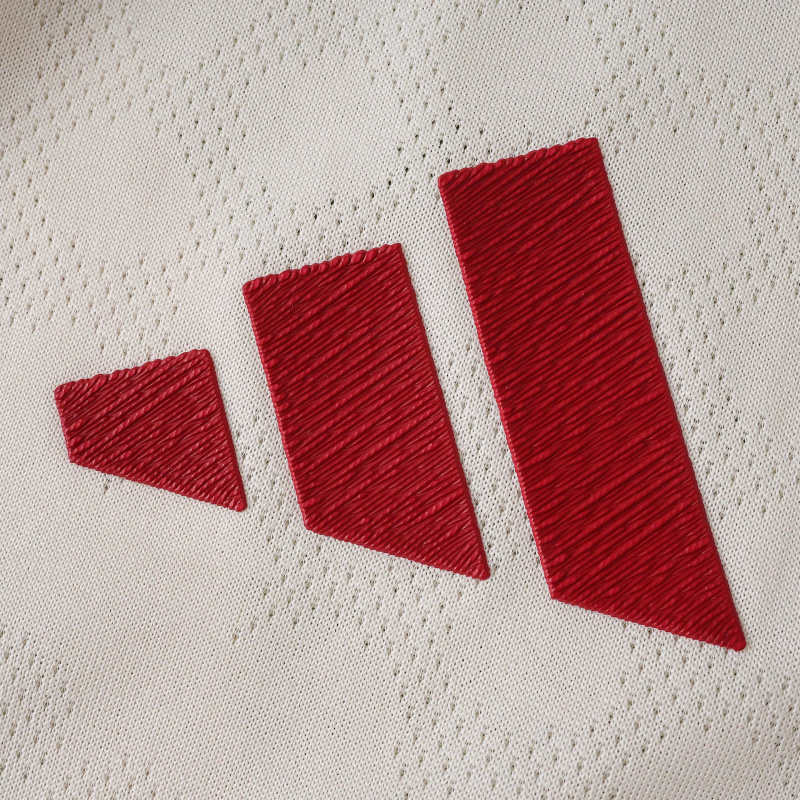 2526 Liverpool away Player version