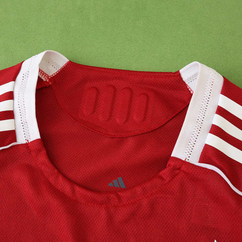 2526 Liverpool home Player version