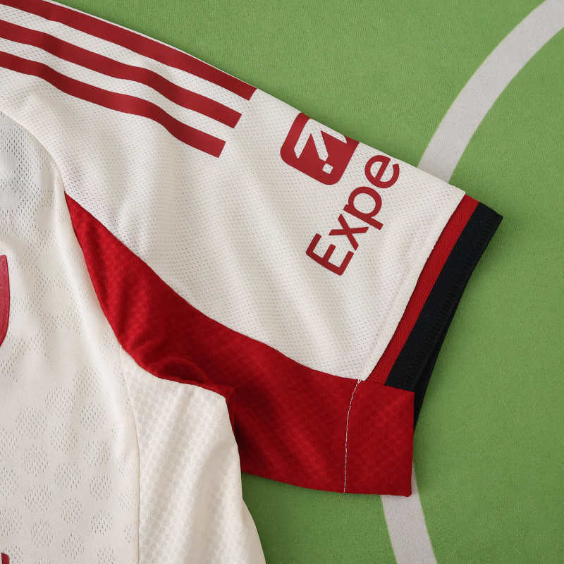 2526 Liverpool away Player version