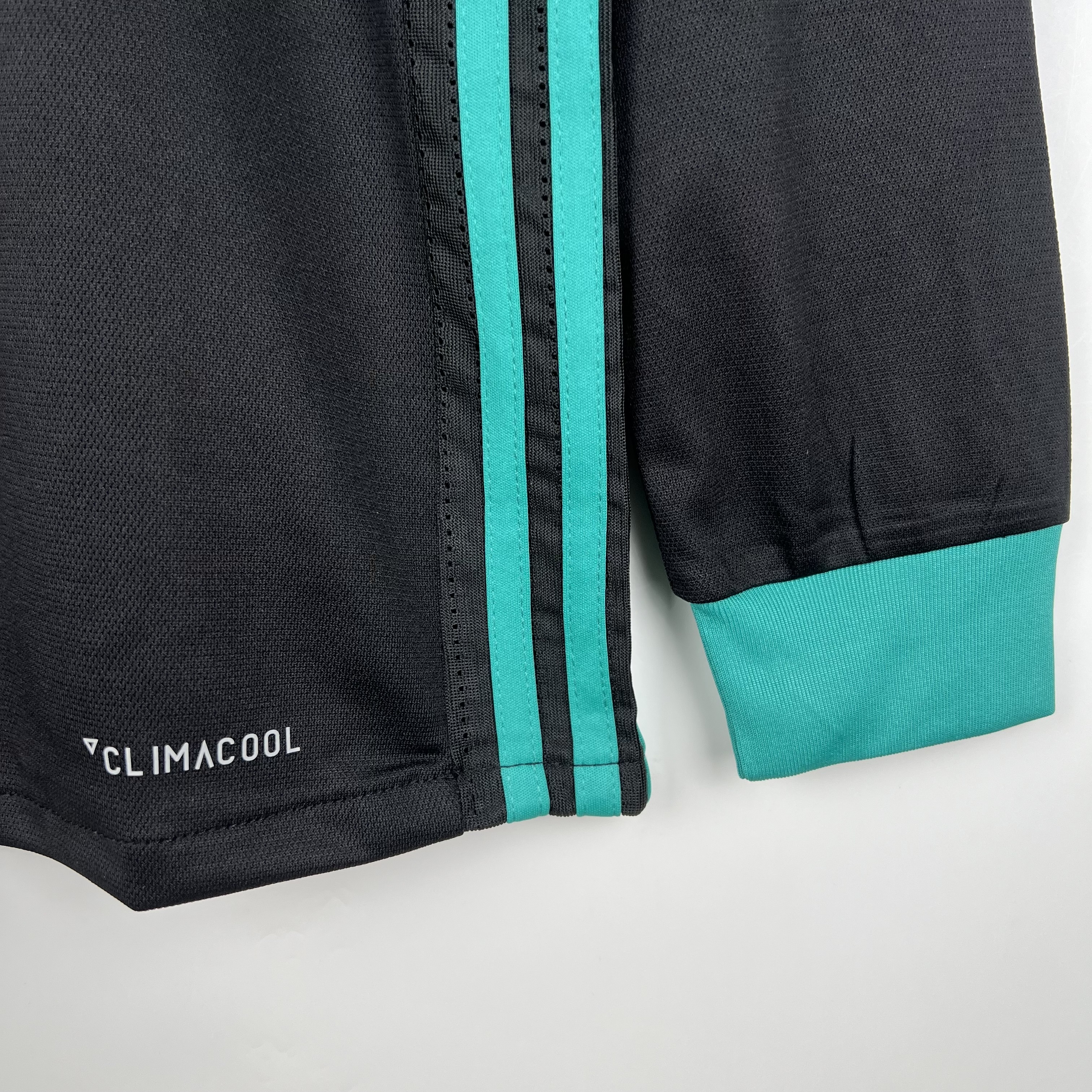 17/18 Real Madrid away long sleeve retro Fan version