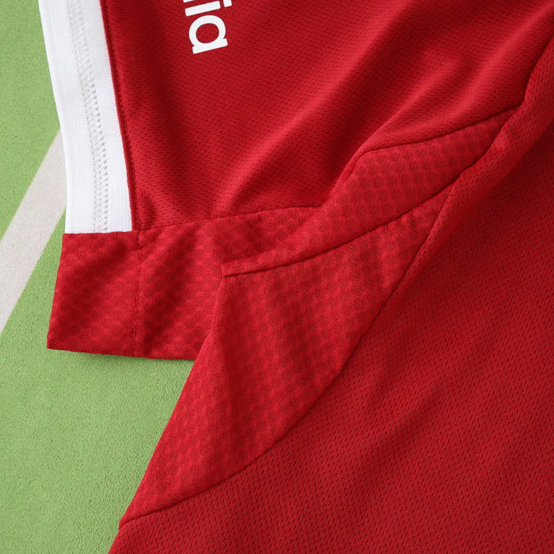 2526 Liverpool home Player version