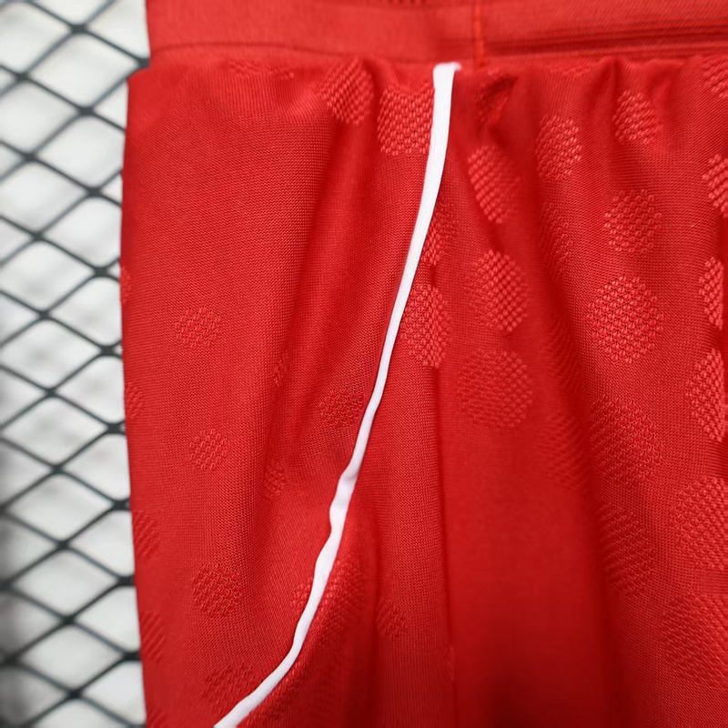 Player 2025-26 shorts Liverpool