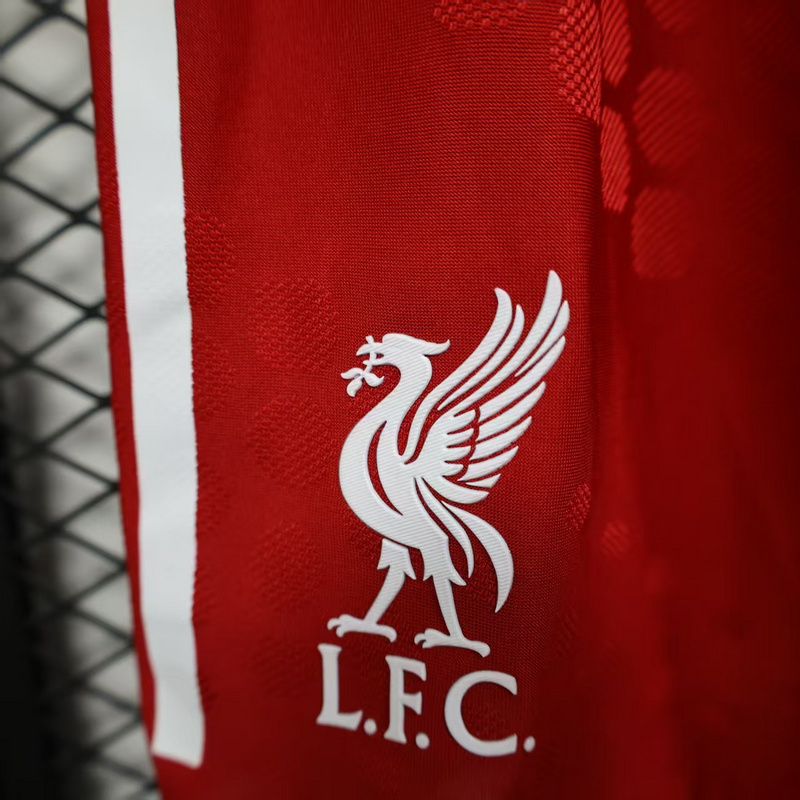 Player 2025-26 shorts Liverpool