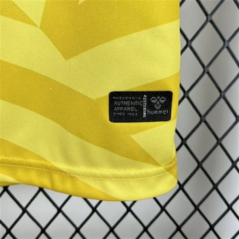 2025-26 Real Betis yellow goalkeeper Football jersey