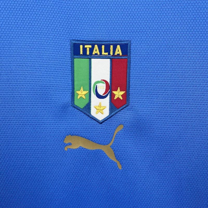 Retro Italy 2006 Home CANNAVARO TOTTI PIRLO DEL PIERO MATERAZZI Football jersey retro