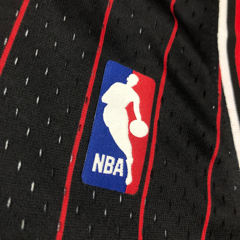 1995-96 NBA Chicago Bulls 33 PIPPEN Black  Basketball Jersey