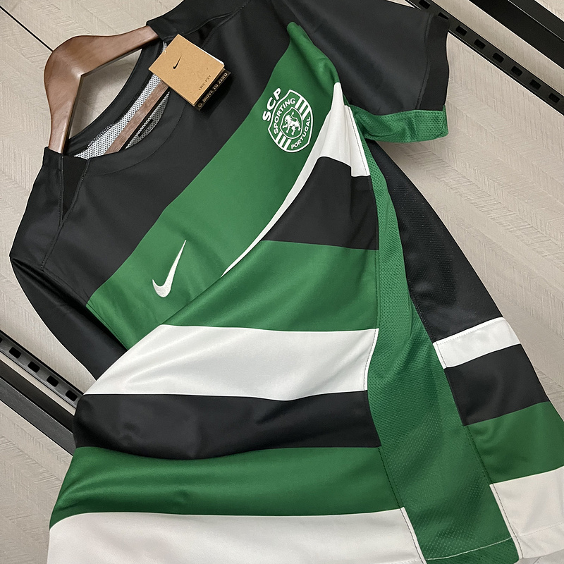 2024-25 Sporting Lisbon Home Football jersey