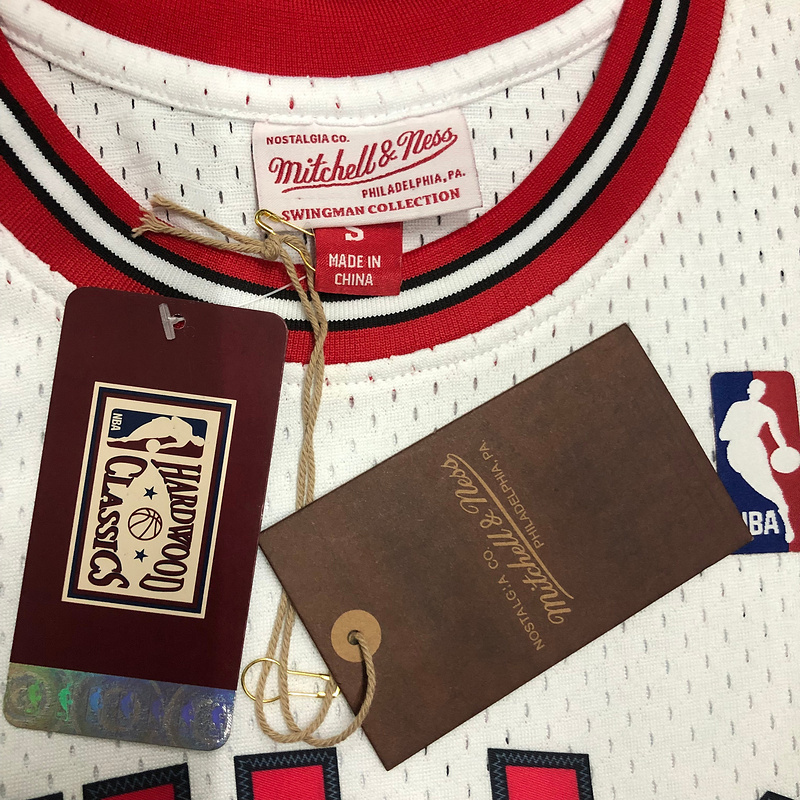 1997-98 NBA Chicago Bulls 33 PIPPEN Basketball Jersey