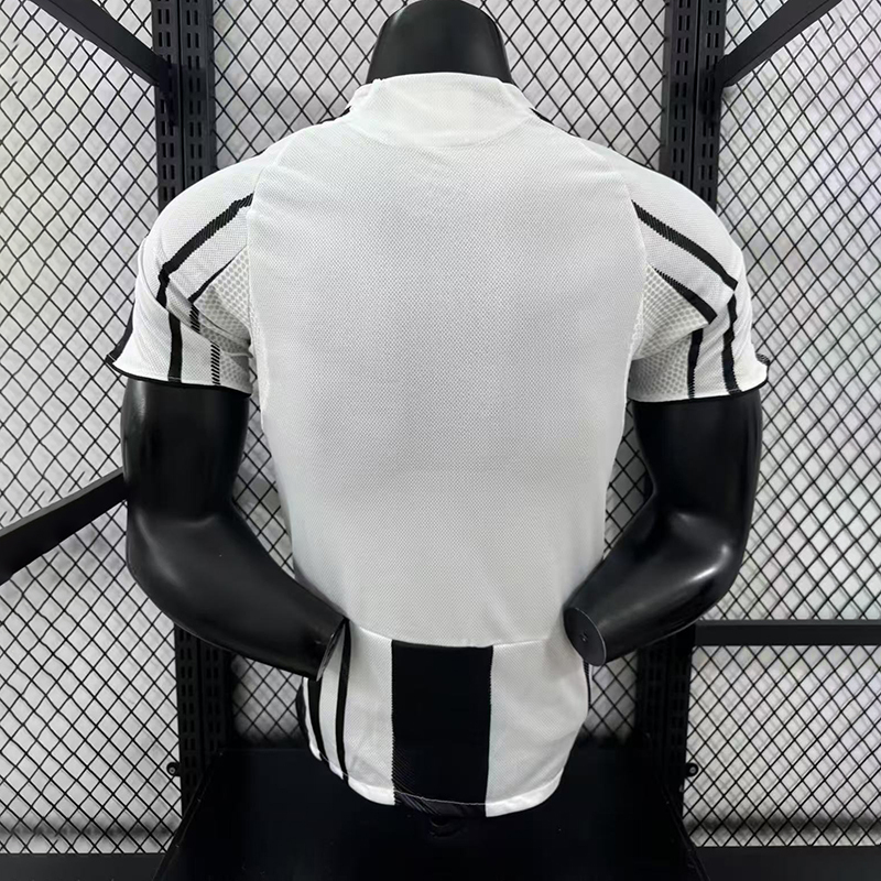 Player 2025-26 Juventus Home Football jersey