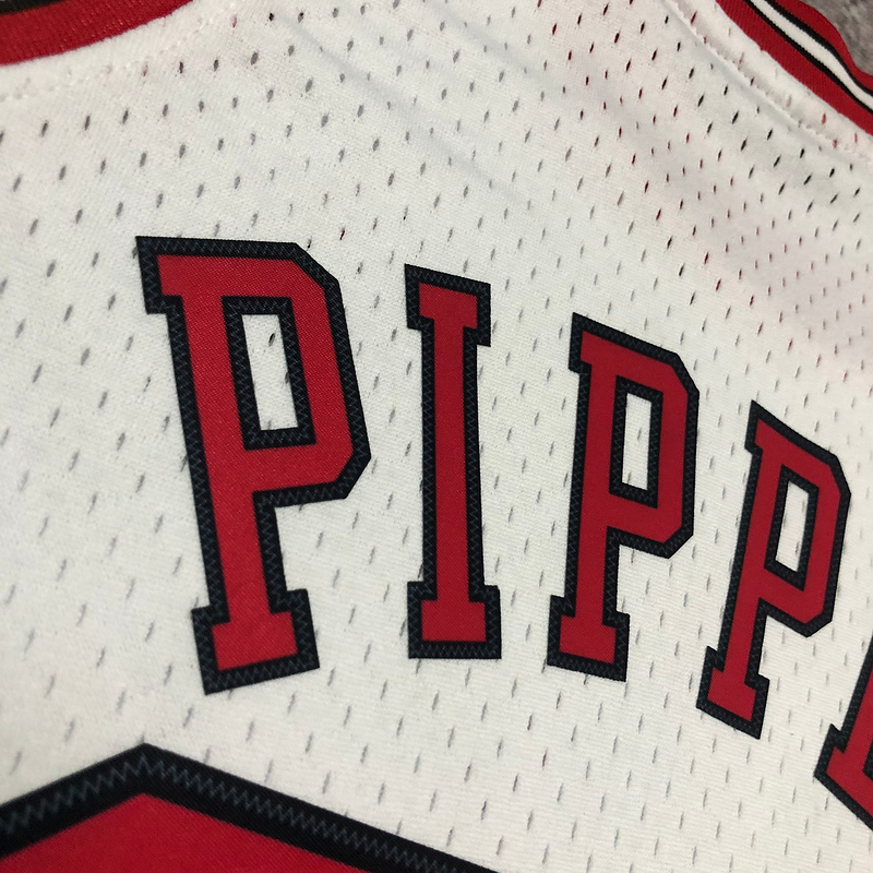 1997-98 NBA Chicago Bulls 33 PIPPEN Basketball Jersey