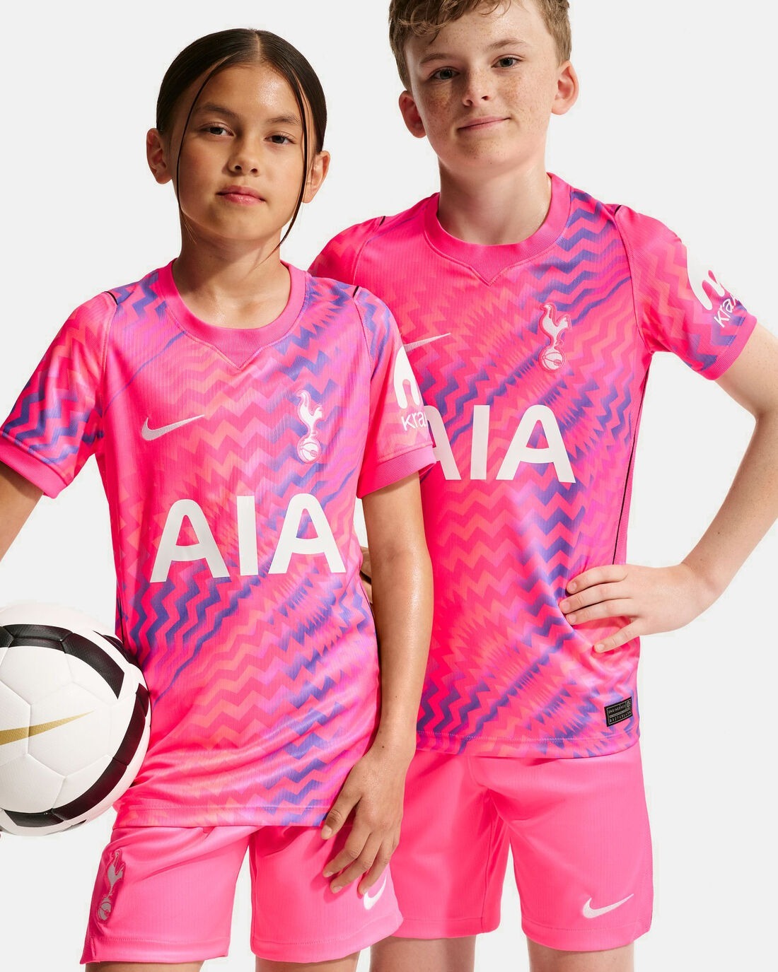 Youth Stadium Tottenham Hotspur Goalkeeper Shirt 2026_27 _ Spurs