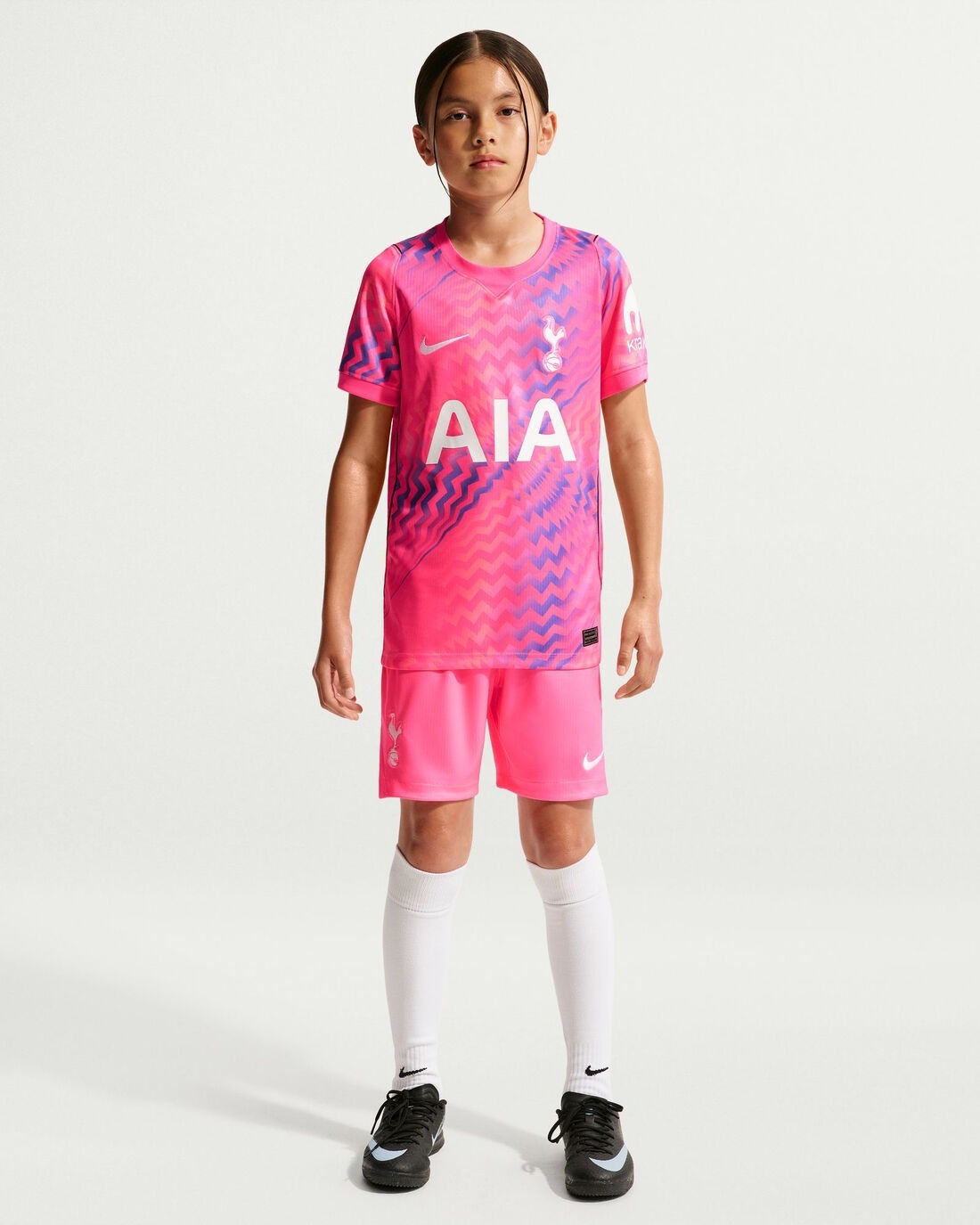 Youth Stadium Tottenham Hotspur Goalkeeper Shirt 2026_27 _ Spurs