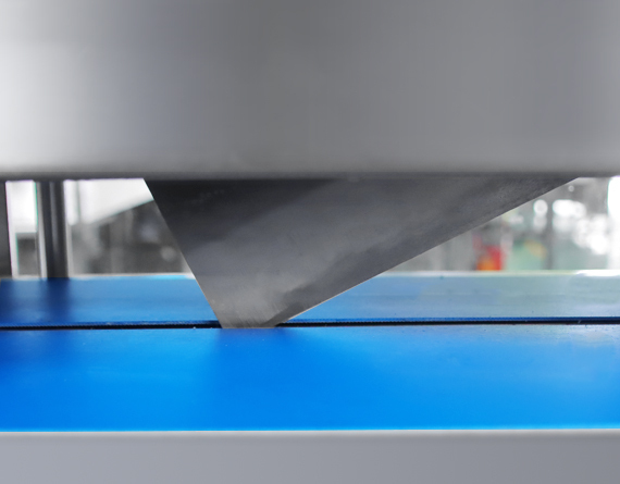 Automatic Ultrasonic Sandwich Cutter With Conveyor,Mcsonic,Automatic Ultrasonic Sandwich Cutter With Conveyor