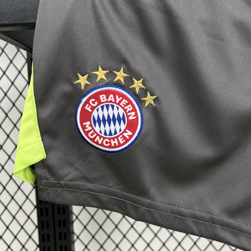 2025-2026 KIDS FC Bayern Munich Goalkeeper Football Shirt 1:1 Thai Quality