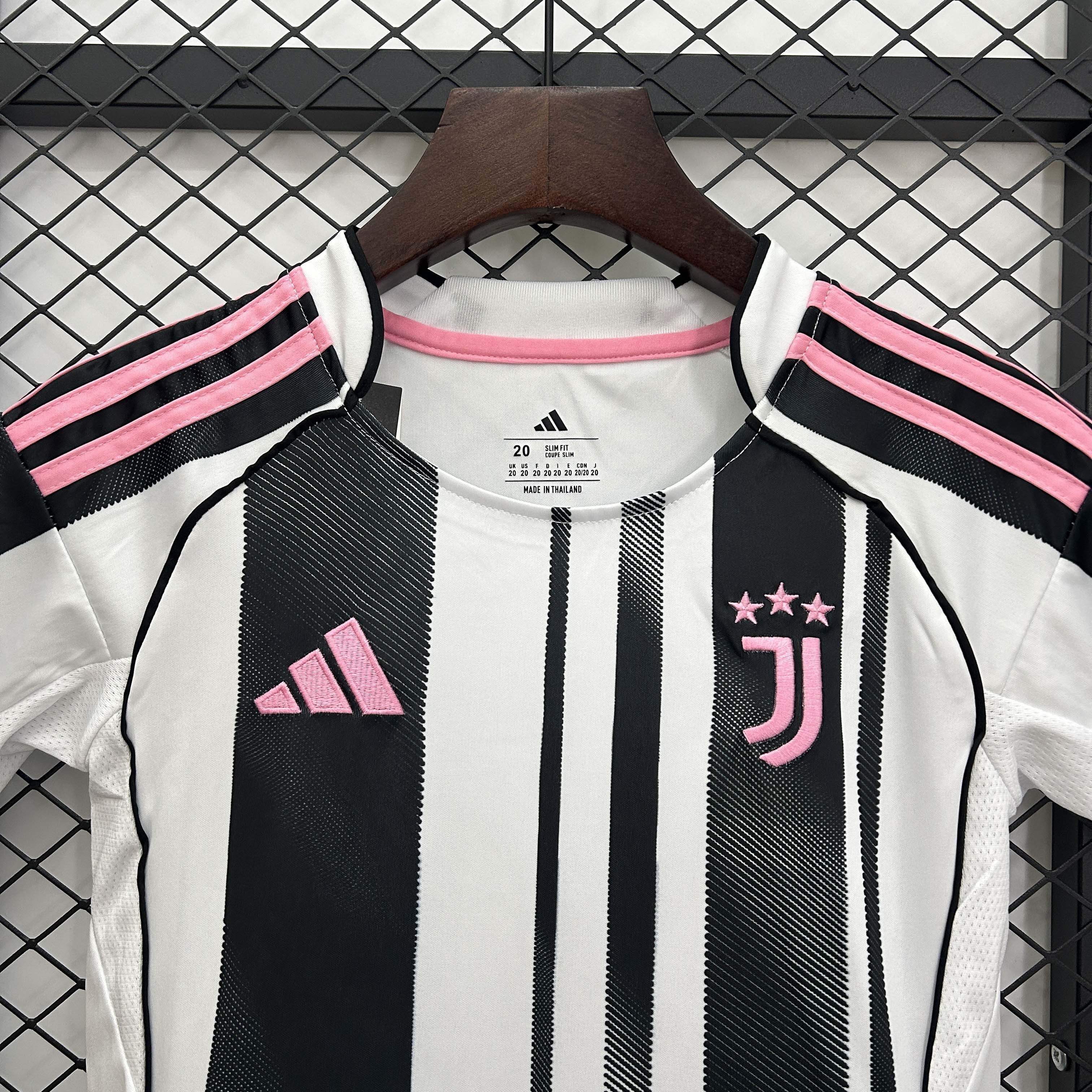 2025-2026 KIDS Juventus FC Home Football Shirt 1:1 Thai Quality
