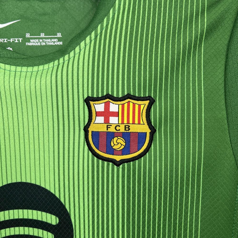 2025-2026 Barcelona Club Green Goalkeeper KIDS Football Shirt Fan edition1:1 China Quality