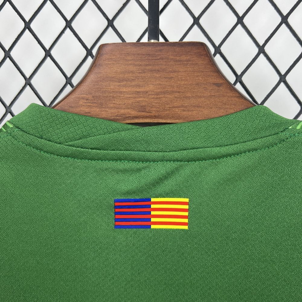 2025-2026 Barcelona Club Green Goalkeeper KIDS Football Shirt Fan edition1:1 China Quality